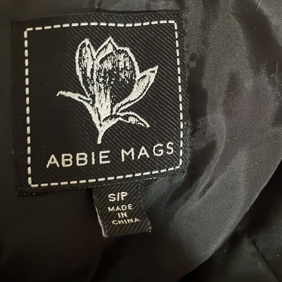 Abbie Mags Women's Full Zip Quilted Vest ! - Picture 3 of 3